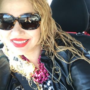 Meet your Posher, Isabel